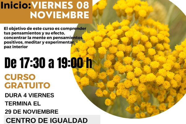 Curso de yoga en el Centro de Igualdad