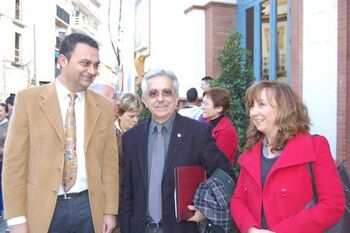 EL ESCRITOR DE LITERATURA INFANTIL Y JUVENIL ANTONIO RODRÍGUEZ ALMODÓVAR HA DEPARTIDO HOY CON JÓVENES DE LOS IES ALCALREÑOS