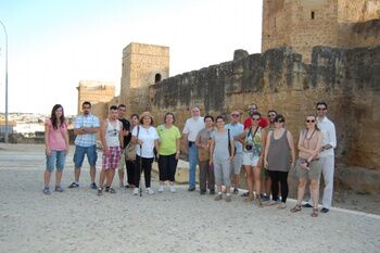 UNA VISITA GUIADA AL CASTILLO, CUNA DE JOAQUÍN EL DE LA PAULA, ABRE LAS ACTIVIDADES FLAMENCAS DE JULIO POR EL 80 ANIVERSARIO DE SU MUERTE