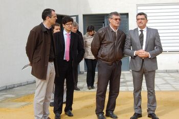 EL ALCALDE VISITA EL NUEVO COLEGIO DE EL POLVORÓN PRÁCTICAMENTE TERMINADO Y QUE ABRIRÁ SUS PUERTAS PARA EL PRÓXIMO CURSO ESCOLAR