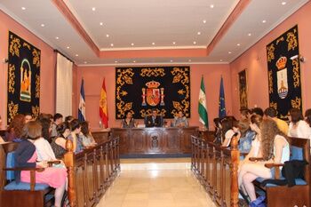 ESTUDIANTES EXTRANJEROS APROVECHAN LOS ÚLTIMOS DÍAS DISFRUTANDO DEL PATRIMONIO NATURAL DE ALCALÁ