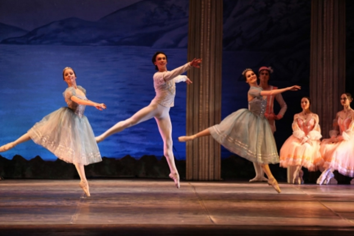 EL RIBERAS DEL GUADAÍRA RECIBE AL RUSSIAN CLASSICAL BALLET CON TODO EL AFORO VENDIDO PARA 'EL LAGO DE LOS CISNES'