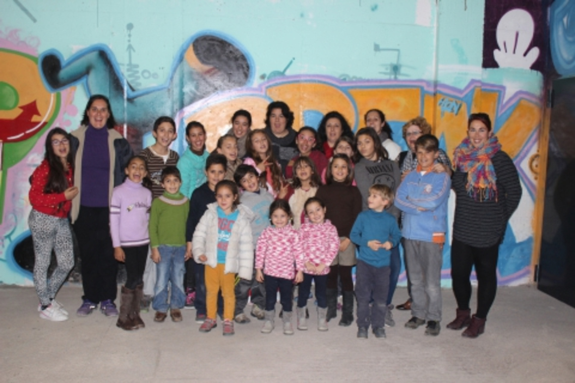 ENCUENTRO DE ALUMNOS DEL CEIP FEDERICO GARCÍA LORCA CON EL MONTAJE TEATRAL