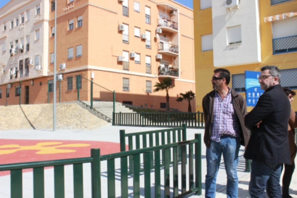 LOS VECINOS DE LA PLAZA JUAN PORTILLO  DISFRUTAN YA DE UN ESPACIO COMPLETAMENTE REMODELADO