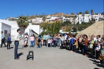 UN CENTENAR DE PERSONAS YA SUBIÓ AL CASTILLO PARA DISFRUTAR DEL NUEVO ESPECTÁCULO TEATRAL DEL PLAN URBAN