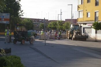 LAS OBRAS DEL TRANVÍA DE ALCALÁ DE GUADAÍRA SE AMPLÍAN CON LABORES DE CONSERVACIÓN Y MEJORAS EN EL TRAZADO URBANO