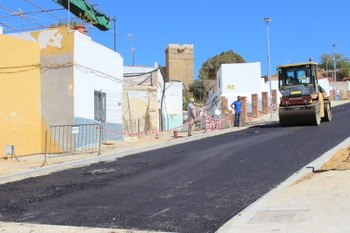 LA AVENIDA DEL ÁGUILA CUENTA YA CON ASFALTO