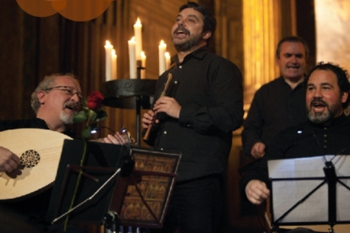 LA MÚSICA MEDIEVAL INUNDA EL PATIO DEL AYUNTAMIENTO