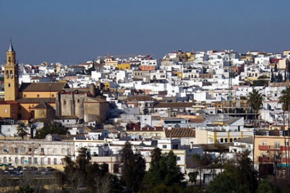 EL AYUNTAMIENTO SE ADHIERE AL CONVENIO QUE PERMITIRÁ A LOS CIUDADANOS TRAMITAR EN ALCALÁ LOS CAMBIOS DE DOMICILIO FISCAL