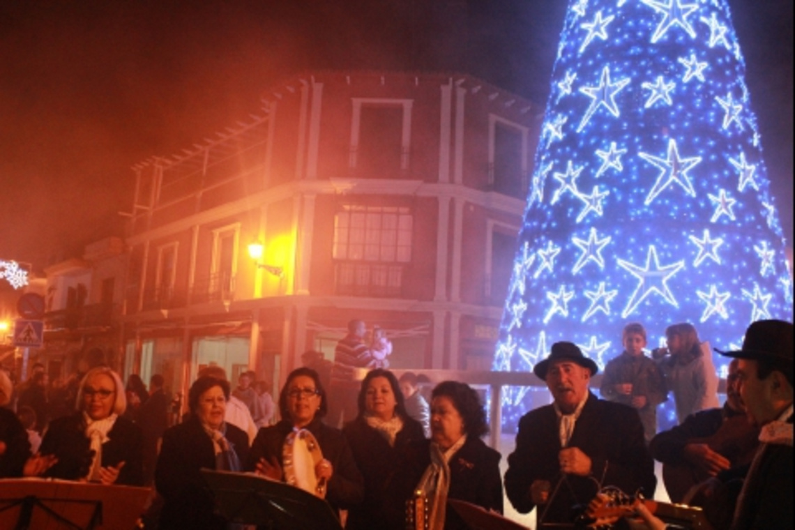 JORNADA FESTIVA MAÑANA EN LA PLAZA DE LA ALMAZARA PARA DAR LA BIENVENIDA A LA NAVIDAD