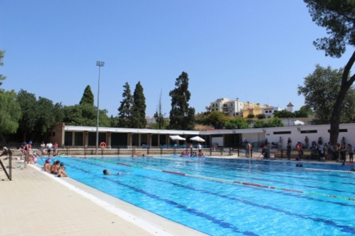 LA PISCINA DE VERANO VUELVE A CONTAR EN 2016 CON BONOS DE TEMPORADA