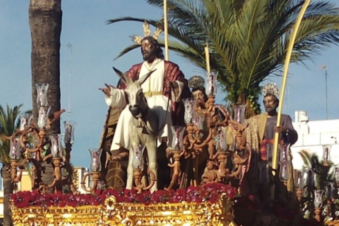 EL OPERATIVO DE TRÁFICO DE SEMANA SANTA COMIENZA ESTE MARTES CON EL VIA CRUCIS DEL CONSEJO DE HERMANDADES