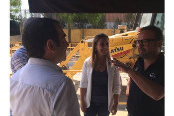 ANA ISABEL JIMÉNEZ COMPRUEBA QUE SE VAN CUMPLIENDO LOS PLAZOS DE LAS OBRAS DE PROFESORA FRANCISCA LAGUNA