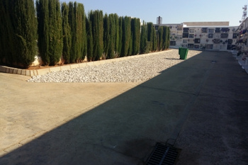 REMODELACIÓN DEL CEMENTERIO MUNICIPAL CON UN  AMPLIO PLAN DE OBRAS DE PAVIMENTACIÓN Y SANEAMIENTO