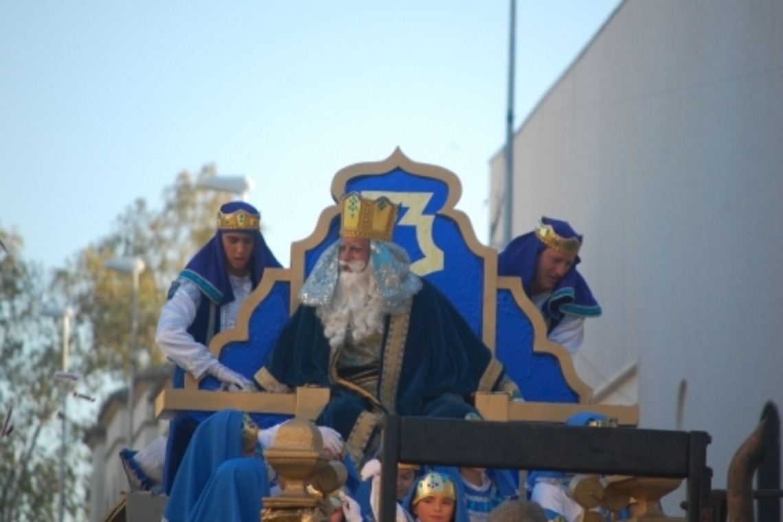 DISPOSITIVOS DE TRÁFICO Y SEGURIDAD PARA LA SALIDA DE LAS CABALGATAS DE REYES EN ALCALÁ