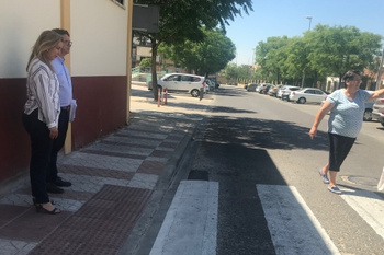 ALCALÁ ADAPTA SUS PASOS DE PEATONES  A LA NORMATIVA DE ACCESIBILIDAD