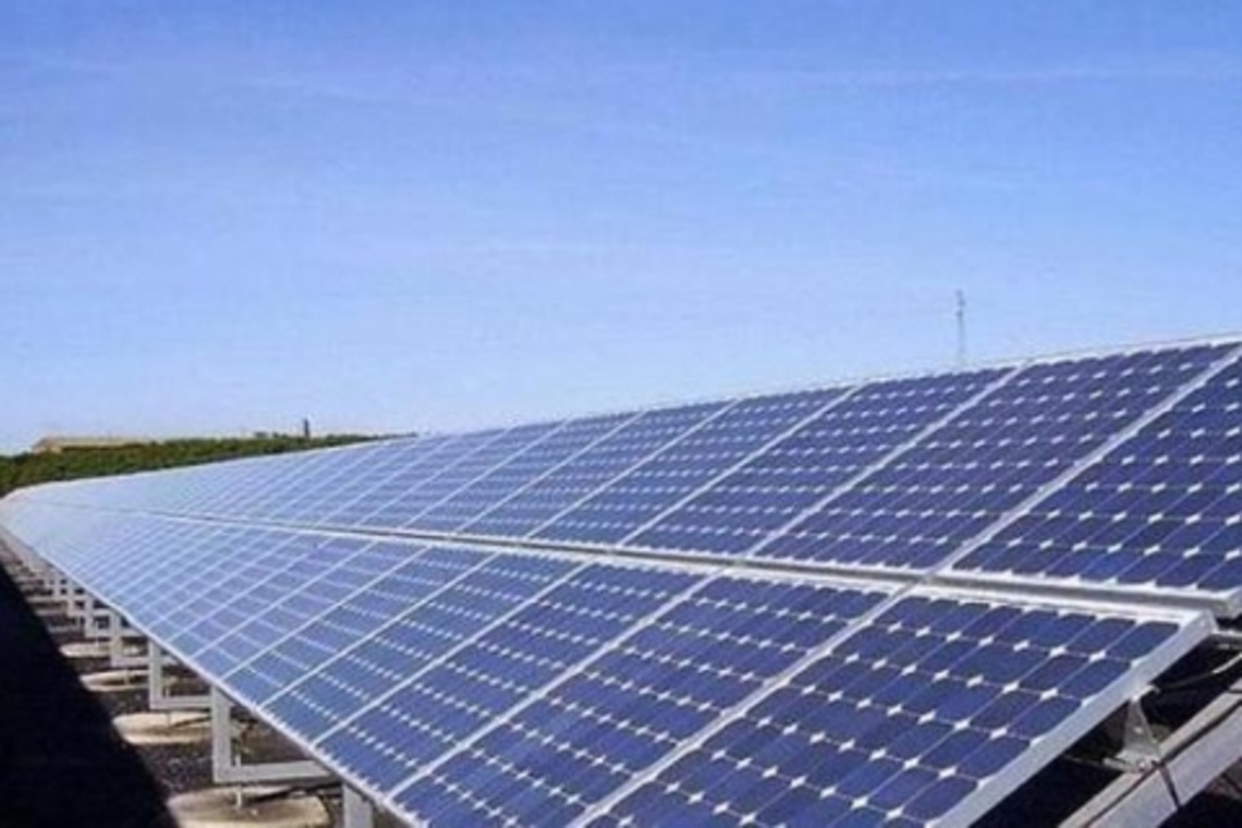 EL AYUNTAMIENTO HA CONCEDIDO LA LICENCIA DE OBRA MAYOR PARA LA CONSTRUCCIÓN DE UNA DE LAS MAYORES PLANTAS FOTOVOLTAICAS DE ANDALUCÍA EN ALCALÁ