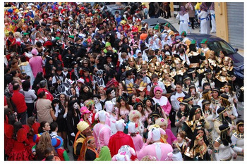 EL GRAN DESFILE DE CARNAVAL ESPERA ESTE SÁBADO MÁS DE 30.000 PERSONAS Y UNA VEINTENA DE CARROZAS