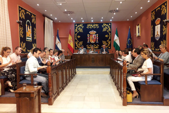 El Ayuntamiento completa su organización en el primer pleno extraordinario