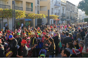 Música y carrozas de Carnaval llenan Alcalá este fin de semana