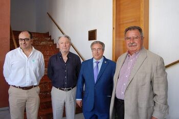 CLAUSURA DEL CICLO DE CONFERENCIAS SAPERE AUDE EN EL GUTIÉRREZ DE ALBA CON EL PROFESOR PEDRO MELÉNDEZ