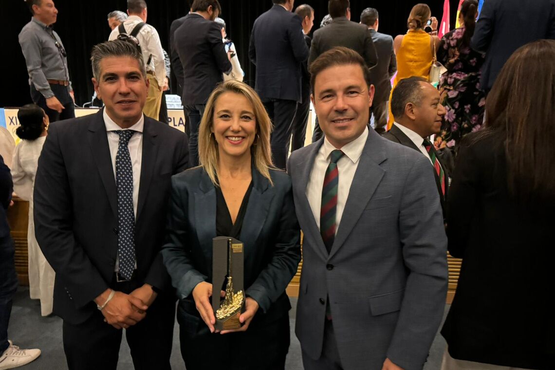 El servicio `Puerta a Puerta´ de Aira premiado con la Escoba de Oro de Limpieza