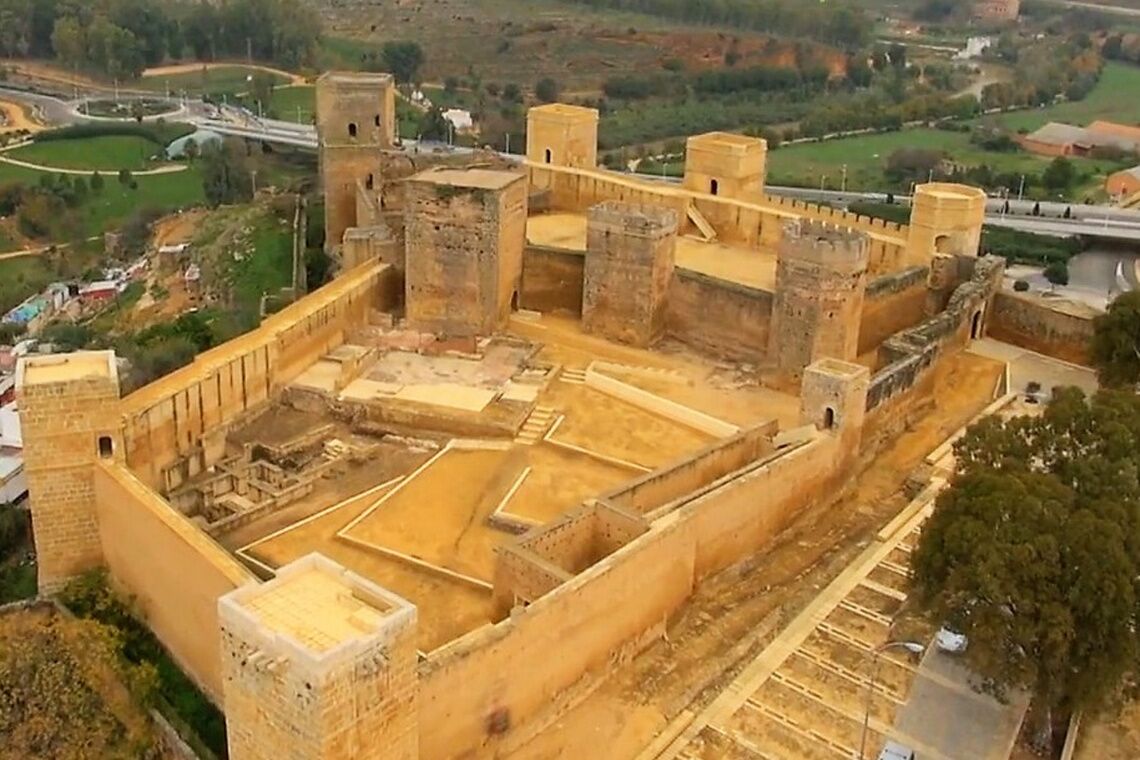 Las lluvias afectan a una zona del Castillo, aunque sin daño a elementos his-tóricos