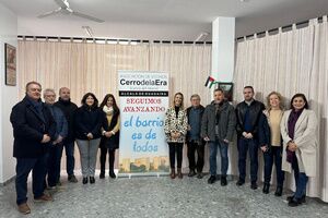 La alcaldesa conoce de primera mano los proyectos de la Asociación de Vecinos Cerro de la Era