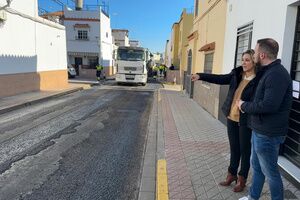 Mejora y renovación del asfalto en diversos viarios de la barriada de Pablo VI