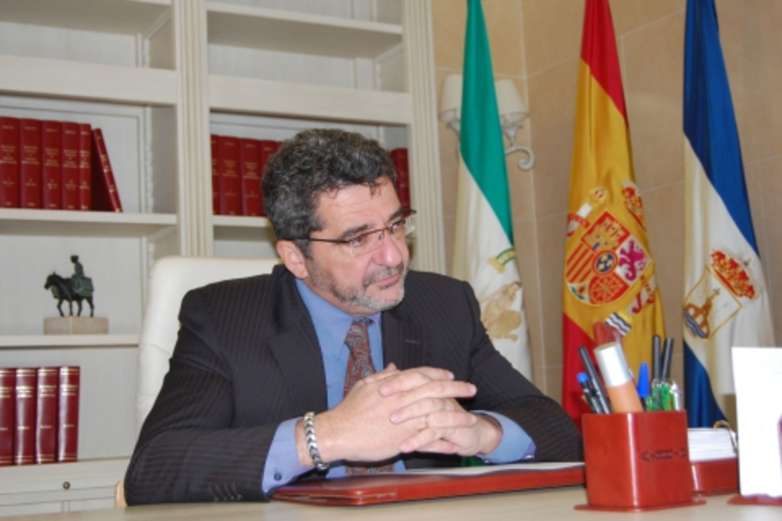 GUTIERRÉZ LIMONES RECLAMA AL GOBIERNO UN MECANISMO DE DEVOLUCIÓN TRIMESTRAL DE IVA QUE DEVUELVA A LOS AYUNTAMIENTOS EL INCREMENTO DE TIPOS SOPORTADOS
