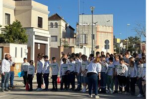 Deporte y solidaridad de los escolares alcalareños  para celebrar el Día de la Paz