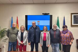 La alcaldesa de la ciudad recibe al Secretario General de UGT Sevilla Juan Bautista Ginés