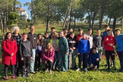 Jornada de plantación con estudiantes del IES Cristóbal de Monroy en el entorno de Oromana