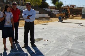 EL ALCALDE VISITA LAS OBRAS QUE EL AYUNTAMIENTO REALIZA EN LOS COLEGIOS CON UNA INVERSIÓN CERCANA AL MILLÓN DE EUROS