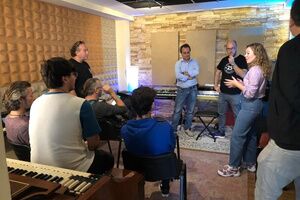 El Ayuntamiento forma e impulsa a los jóvenes a desarrollar su talento musical de la mano de profesionales mediante ‘Encuentros con la Música’
